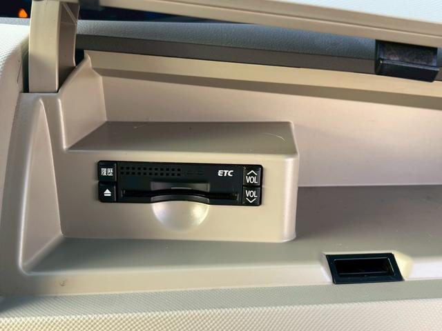 エスティマハイブリッド X 4WD ETC 両側スライド・片側電動 フリップダウンモニター フルセグ Bluetooth バックカメラ スマートキー(6枚目)