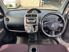 毎回座るフロントシート。運転席は必ず使用する部分ですので、座り心地が重要です！ 2