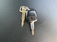 標準装備の「キーレス」。キーを所持していれば、ドアの開錠＆施錠が楽々行えます！ 6