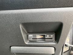 今では必需品のＥＴＣも付いております。高速道路での出入りもスムーズ。渋滞緩和にもなりエコにも繋がります。 6