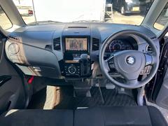 車を運転する際には運転席の存在は欠かせません。なのでしっかりとチェックしたいポイントですね。 2
