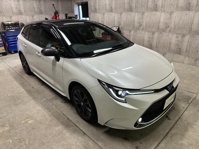 カローラツーリング ハイブリッド　ダブルバイビー　１年保証　ツートーン　シートヒーター　ステアリングヒーター　ブラインドスポットモニター　ハーフレザー　純正ナビ　セーフティセンス　前後ドライブレコーダー（4枚目）