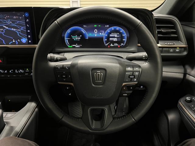 クラウンクロスオーバー Ｇアドバンスド・レザーパッケージ　新車保証　デジタルミラー　セーフティセンス　マルチディスプレイ　ＨＵＤ　パノラマビューモニター　黒革　ＡｐｐｌｅＣａｒＰｌａｙ（14枚目）