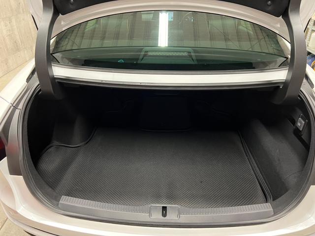 クラウンクロスオーバー Ｇアドバンスド・レザーパッケージ　新車保証　デジタルミラー　セーフティセンス　マルチディスプレイ　ＨＵＤ　パノラマビューモニター　黒革　ＡｐｐｌｅＣａｒＰｌａｙ（30枚目）