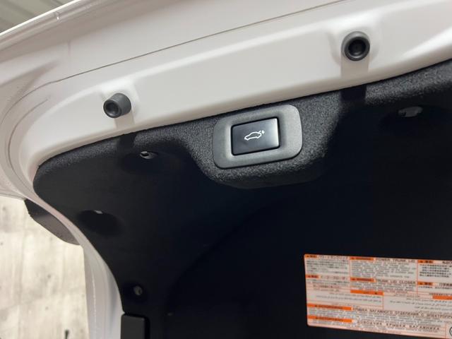 クラウンクロスオーバー Ｇアドバンスド・レザーパッケージ　新車保証　デジタルミラー　セーフティセンス　マルチディスプレイ　ＨＵＤ　パノラマビューモニター　黒革　ＡｐｐｌｅＣａｒＰｌａｙ（31枚目）