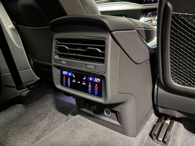 Q8 55TFSIクワトロ Sライン 新車保証 SラインプラスPKG コンフォートアシスタンスPKG 純正MMIナビ 360度カメラ パノラマサンルーフ Bang0Lufsenスピーカー(30枚目)