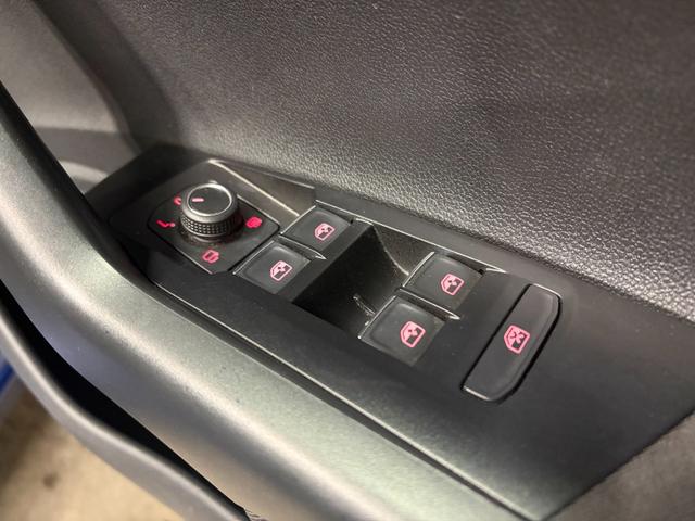 ポロ ＴＳＩハイライン　１年保証　Ｄｉｓｃｏｖｅｒ　Ｐｒｏパッケージ　ＡｐｐｌｅＣａｒＰｌａｙ／ＡｎｄｒｏｉｄＡｕｔｏ　ＬＥＤヘッドライト　１６インチＡＷ　ＥＴＣ２．０（12枚目）