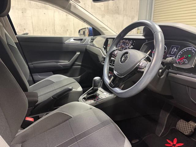 ポロ ＴＳＩハイライン　１年保証　Ｄｉｓｃｏｖｅｒ　Ｐｒｏパッケージ　ＡｐｐｌｅＣａｒＰｌａｙ／ＡｎｄｒｏｉｄＡｕｔｏ　ＬＥＤヘッドライト　１６インチＡＷ　ＥＴＣ２．０（13枚目）