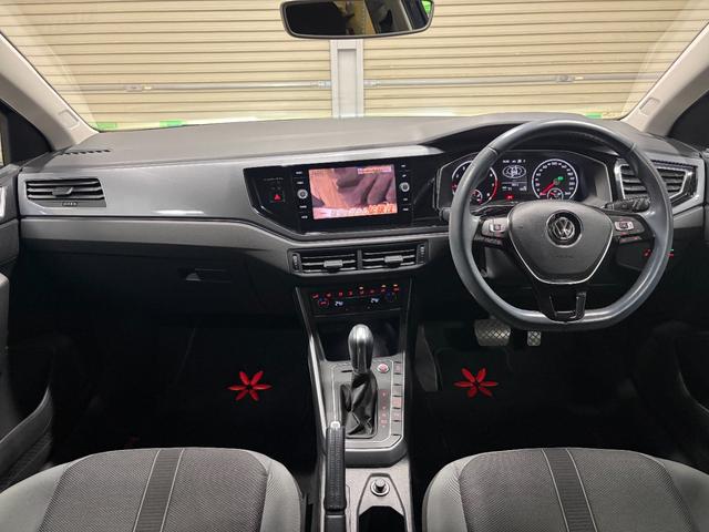 ポロ ＴＳＩハイライン　１年保証　Ｄｉｓｃｏｖｅｒ　Ｐｒｏパッケージ　ＡｐｐｌｅＣａｒＰｌａｙ／ＡｎｄｒｏｉｄＡｕｔｏ　ＬＥＤヘッドライト　１６インチＡＷ　ＥＴＣ２．０（24枚目）