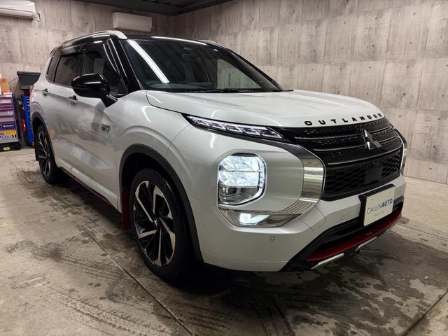 アウトランダーPHEV P 1年保証 ラリーアートエアロパーツ 寒冷地仕様 パノラマサンルーフ BOSEプレミアムサウンドシステム 左右後席オートエアコン 全周囲カメラ HUD マイパイロット(5枚目)