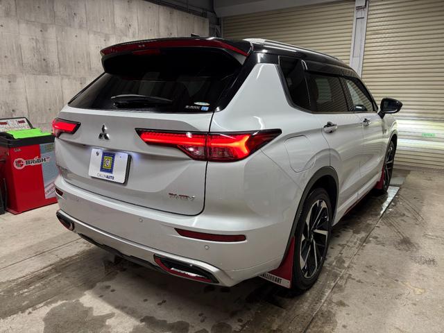 アウトランダーPHEV P 1年保証 ラリーアートエアロパーツ 寒冷地仕様 パノラマサンルーフ BOSEプレミアムサウンドシステム 左右後席オートエアコン 全周囲カメラ HUD マイパイロット(10枚目)