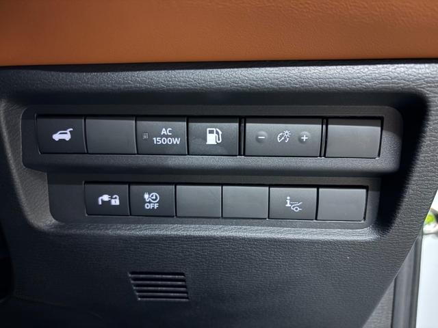 アウトランダーPHEV P 1年保証 ラリーアートエアロパーツ 寒冷地仕様 パノラマサンルーフ BOSEプレミアムサウンドシステム 左右後席オートエアコン 全周囲カメラ HUD マイパイロット(15枚目)