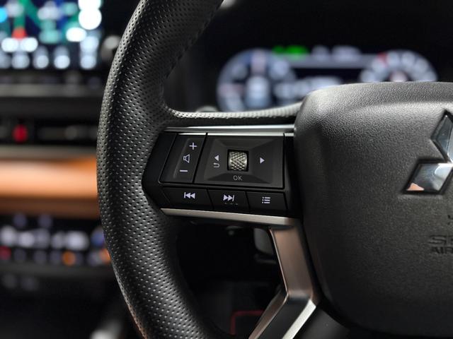 アウトランダーPHEV P 1年保証 ラリーアートエアロパーツ 寒冷地仕様 パノラマサンルーフ BOSEプレミアムサウンドシステム 左右後席オートエアコン 全周囲カメラ HUD マイパイロット(21枚目)