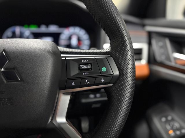 アウトランダーPHEV P 1年保証 ラリーアートエアロパーツ 寒冷地仕様 パノラマサンルーフ BOSEプレミアムサウンドシステム 左右後席オートエアコン 全周囲カメラ HUD マイパイロット(22枚目)