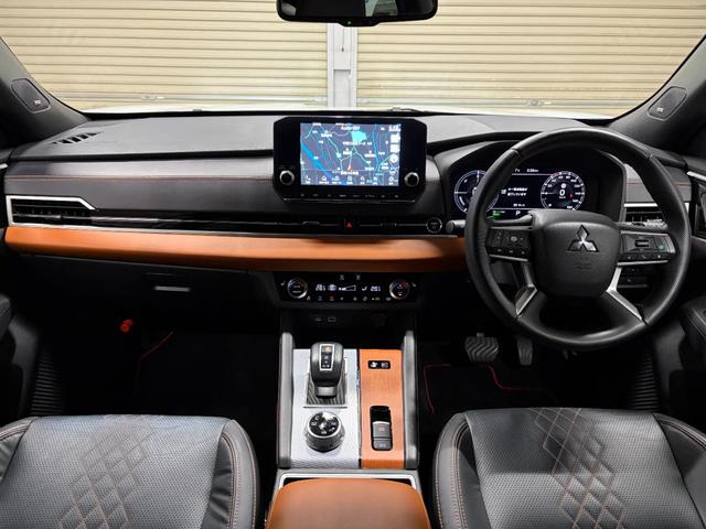 アウトランダーPHEV P 1年保証 ラリーアートエアロパーツ 寒冷地仕様 パノラマサンルーフ BOSEプレミアムサウンドシステム 左右後席オートエアコン 全周囲カメラ HUD マイパイロット(27枚目)