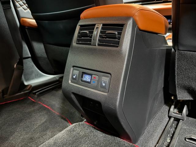 アウトランダーPHEV P 1年保証 ラリーアートエアロパーツ 寒冷地仕様 パノラマサンルーフ BOSEプレミアムサウンドシステム 左右後席オートエアコン 全周囲カメラ HUD マイパイロット(29枚目)