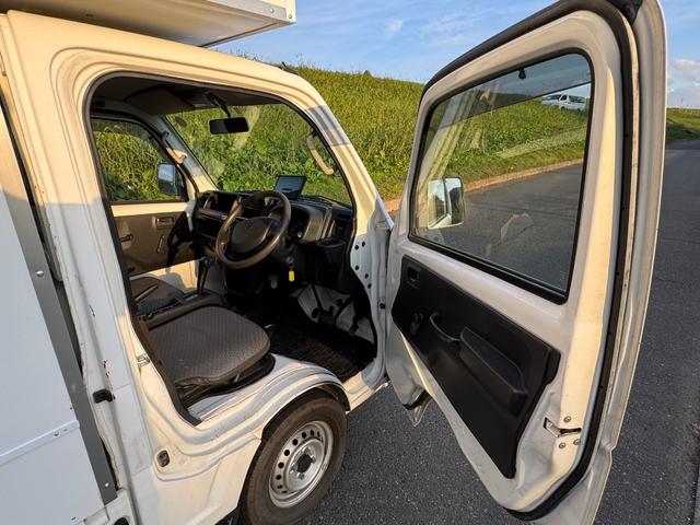 キャリイトラック ＫＣエアコン・パワステ　保証付・ＴＶナビ付・記録簿あり・車検整備付・新規キッチンカーＢＯＸ（5枚目）
