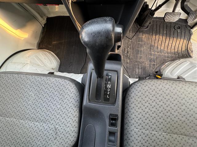 キャリイトラック ＫＣエアコン・パワステ　保証付・ＴＶナビ付・記録簿あり・車検整備付・新規キッチンカーＢＯＸ（15枚目）