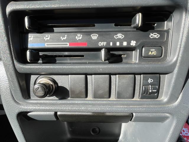キャリイトラック ＫＣエアコン・パワステ　保証付・ＴＶナビ付・記録簿あり・車検整備付・新規キッチンカーＢＯＸ（17枚目）