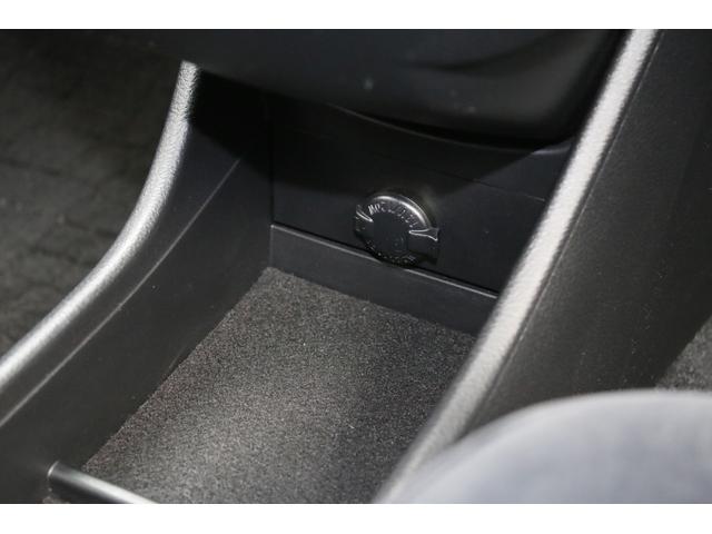 マークXジオ 240G 7人乗 車検2年 記録簿 整備手帳 取扱説明書 バックカメラ スマートキー スペアキー 禁煙車 HID ETC(10枚目)