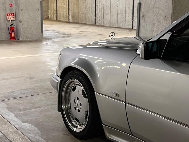 Eクラスステーションワゴン E320ステーションワゴン E60 AMG仕様 ワイドボディ 本革RECAROシート 後期 95年最終モデル H&Rダウンサス AMG鍛造17インチAW AMG300km/hメーター AMGマフラーカッター 記録簿 禁煙車(27枚目)