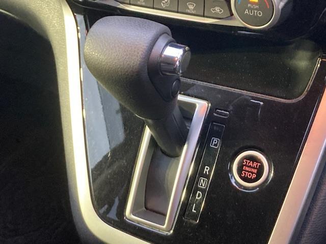 セレナ ハイウェイスター 純正SDナビ(CD/DVD/AM/FM/BT)衝突軽減システム、両側パワースライドドア、フリップダウンモニター、全方位カメラ、フルセグTV、前方向ドライブレコーダー、エンジンスタートボタン、ETC(16枚目)