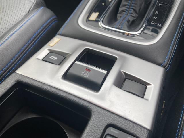 レヴォーグ 2.0GT-Sアイサイト 純正SDナビ(CD/DVD/BT/AM/FM)、バックカメラ、レールキープアシスト、衝突軽減システム、ターボ、4WD、パドルシフト、シートヒーター、パワーシート、合皮シート、エンジンスタートボタン(15枚目)