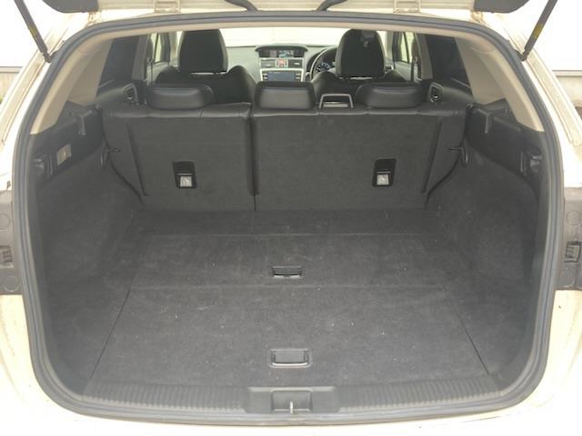 レヴォーグ 2.0GT-Sアイサイト 純正SDナビ(CD/DVD/BT/AM/FM)、バックカメラ、レールキープアシスト、衝突軽減システム、ターボ、4WD、パドルシフト、シートヒーター、パワーシート、合皮シート、エンジンスタートボタン(19枚目)