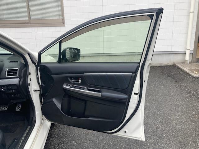 レヴォーグ 2.0GT-Sアイサイト 純正SDナビ(CD/DVD/BT/AM/FM)、バックカメラ、レールキープアシスト、衝突軽減システム、ターボ、4WD、パドルシフト、シートヒーター、パワーシート、合皮シート、エンジンスタートボタン(33枚目)