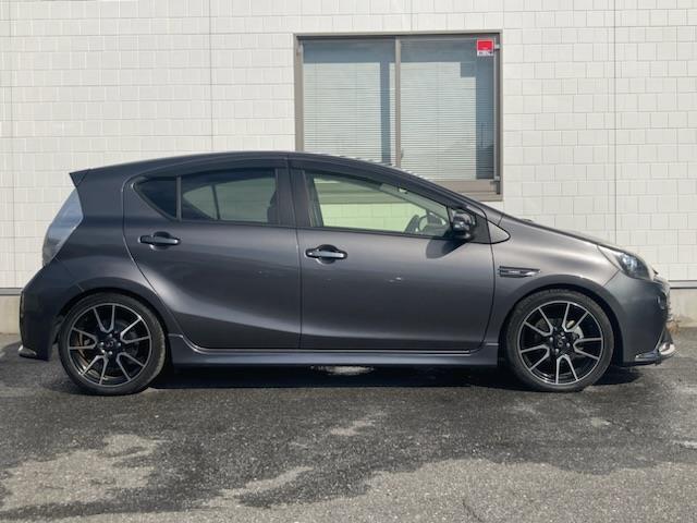 アクア Ｇ　Ｇ’ｓ　純正ＳＤナビ（ＣＤ／ＢＴ／ＡＭ／ＦＭ）／ワンセグＴＶ／ＥＴＣ／Ｇｓ仕様ハーフレザーシート／Ｇｓ仕様純正１７インチＡＷ／ＬＥＤＢＥＡＭ／プッシュスタート／スマートキー／横滑り防止（20枚目）