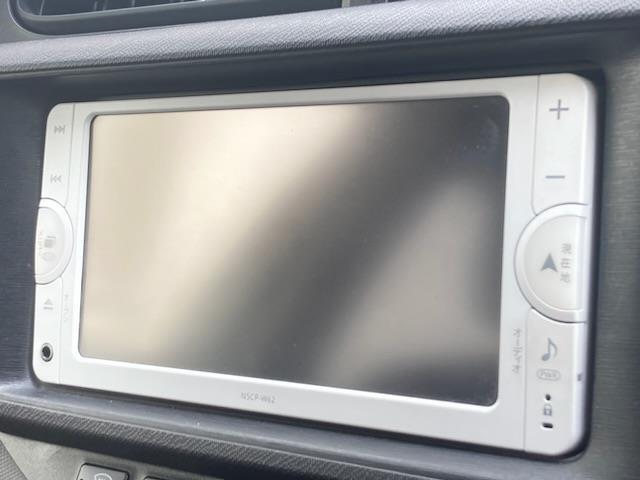 アクア Ｇ　純正ＳＤナビ（ＣＤ／ＤＶＤ／ＡＭ／ＦＭ）、バックカメラ、プッシュスタート、スマートキー、アイドリングストップ、ＩＳＯＦＩＸ、コーナーポール、純正フロアマット、ＥＴＣ（2枚目）