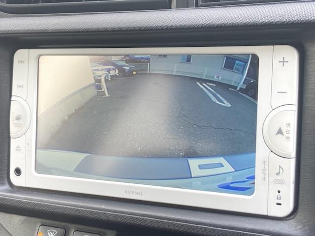 アクア Ｇ　純正ＳＤナビ（ＣＤ／ＤＶＤ／ＡＭ／ＦＭ）、バックカメラ、プッシュスタート、スマートキー、アイドリングストップ、ＩＳＯＦＩＸ、コーナーポール、純正フロアマット、ＥＴＣ（3枚目）