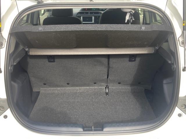 アクア Ｇ　純正ＳＤナビ（ＣＤ／ＤＶＤ／ＡＭ／ＦＭ）、バックカメラ、プッシュスタート、スマートキー、アイドリングストップ、ＩＳＯＦＩＸ、コーナーポール、純正フロアマット、ＥＴＣ（14枚目）