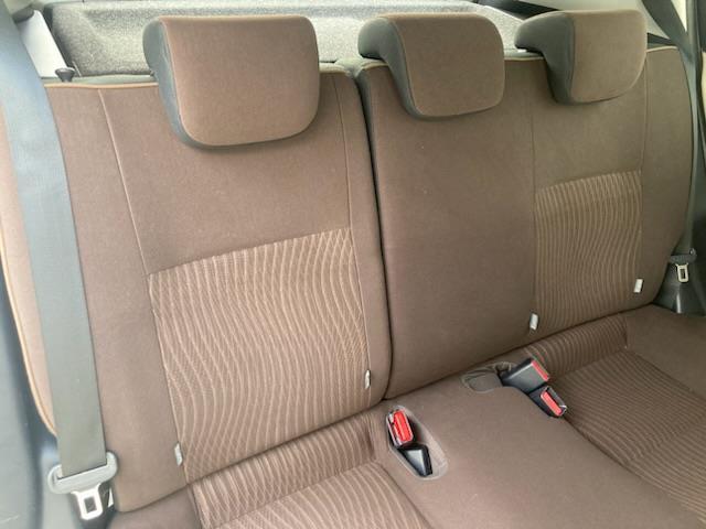 アクア Ｇ　純正ＳＤナビ（ＣＤ／ＤＶＤ／ＡＭ／ＦＭ）、バックカメラ、プッシュスタート、スマートキー、アイドリングストップ、ＩＳＯＦＩＸ、コーナーポール、純正フロアマット、ＥＴＣ（16枚目）