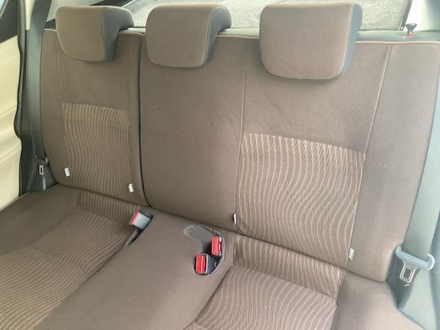 アクア Ｇ　純正ＳＤナビ（ＣＤ／ＤＶＤ／ＡＭ／ＦＭ）、バックカメラ、プッシュスタート、スマートキー、アイドリングストップ、ＩＳＯＦＩＸ、コーナーポール、純正フロアマット、ＥＴＣ（18枚目）