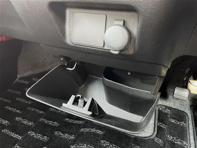 スペーシアカスタムZ ベースグレード 純正SDナビ(CD/DVD/AM/FM)/バックカメラ/両側パワースライドドア/純正14インチAW/ETC/スマートキー/プッシュスタート/純正フロアマット/ステアリングスイッチ(5枚目)