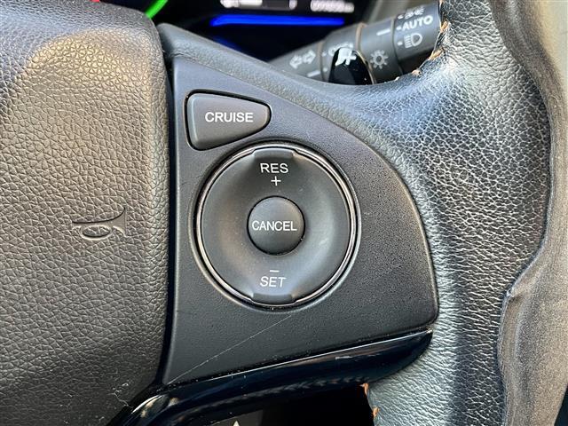 ヴェゼル ハイブリッドＺ　ＳＤナビ（ＣＤ／ＤＶＤ／ＡＭ／ＦＭ）／アルミホイール　純正１７インチＡＷ／ドライブレコーダー／クルーズコントロール／ＥＴＣ　／スペアキー／カーテンエアバッグ／シートヒーター／ＬＥＤライト（10枚目）