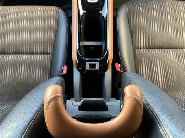 ヴェゼル ハイブリッドＺ　ＳＤナビ（ＣＤ／ＤＶＤ／ＡＭ／ＦＭ）／アルミホイール　純正１７インチＡＷ／ドライブレコーダー／クルーズコントロール／ＥＴＣ　／スペアキー／カーテンエアバッグ／シートヒーター／ＬＥＤライト（15枚目）