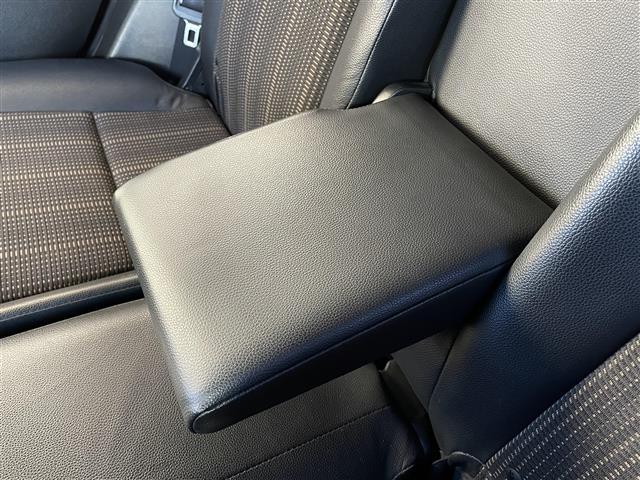 ヴェゼル ハイブリッドＺ　ＳＤナビ（ＣＤ／ＤＶＤ／ＡＭ／ＦＭ）／アルミホイール　純正１７インチＡＷ／ドライブレコーダー／クルーズコントロール／ＥＴＣ　／スペアキー／カーテンエアバッグ／シートヒーター／ＬＥＤライト（26枚目）