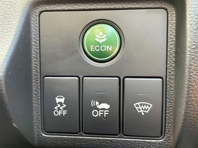 ヴェゼル ハイブリッドＺ　純正ＨＤＤ（ＣＤ／ＤＶＤ／ＢＴ／ＡＭ／ＦＭ）／フルセグＴＶ／ＥＴＣ／前方向ドライブレコーダー／バックカメラ／ハーフレザーシート／シートヒーター／プッシュスタート／スマートキー／純正１７インチＡＷ（8枚目）