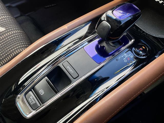 ヴェゼル ハイブリッドＺ　純正ＨＤＤ（ＣＤ／ＤＶＤ／ＢＴ／ＡＭ／ＦＭ）／フルセグＴＶ／ＥＴＣ／前方向ドライブレコーダー／バックカメラ／ハーフレザーシート／シートヒーター／プッシュスタート／スマートキー／純正１７インチＡＷ（19枚目）