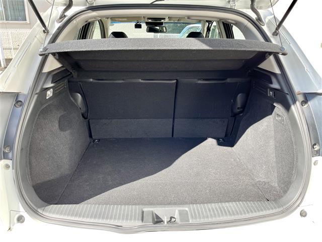 ヴェゼル ハイブリッドＺ　純正ＨＤＤ（ＣＤ／ＤＶＤ／ＢＴ／ＡＭ／ＦＭ）／フルセグＴＶ／ＥＴＣ／前方向ドライブレコーダー／バックカメラ／ハーフレザーシート／シートヒーター／プッシュスタート／スマートキー／純正１７インチＡＷ（32枚目）