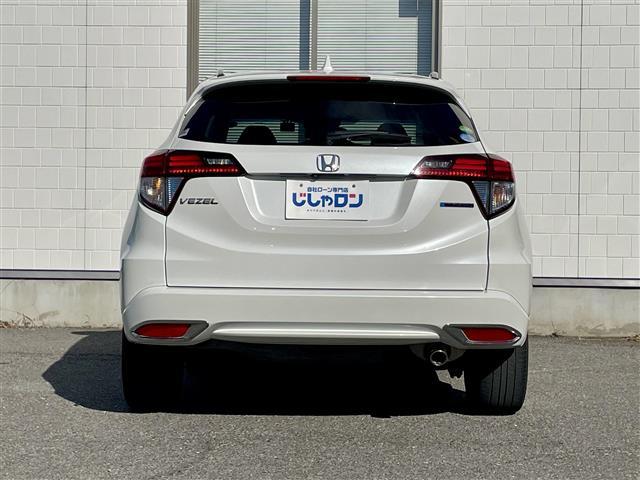 ヴェゼル ハイブリッドＺ　純正ＨＤＤ（ＣＤ／ＤＶＤ／ＢＴ／ＡＭ／ＦＭ）／フルセグＴＶ／ＥＴＣ／前方向ドライブレコーダー／バックカメラ／ハーフレザーシート／シートヒーター／プッシュスタート／スマートキー／純正１７インチＡＷ（35枚目）