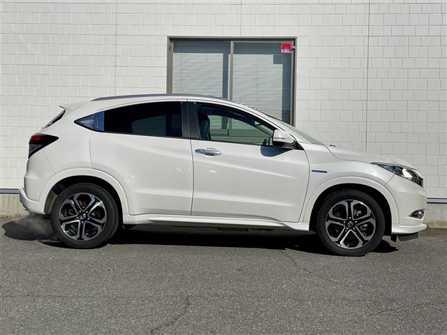 ヴェゼル ハイブリッドＺ　純正ＨＤＤ（ＣＤ／ＤＶＤ／ＢＴ／ＡＭ／ＦＭ）／フルセグＴＶ／ＥＴＣ／前方向ドライブレコーダー／バックカメラ／ハーフレザーシート／シートヒーター／プッシュスタート／スマートキー／純正１７インチＡＷ（38枚目）