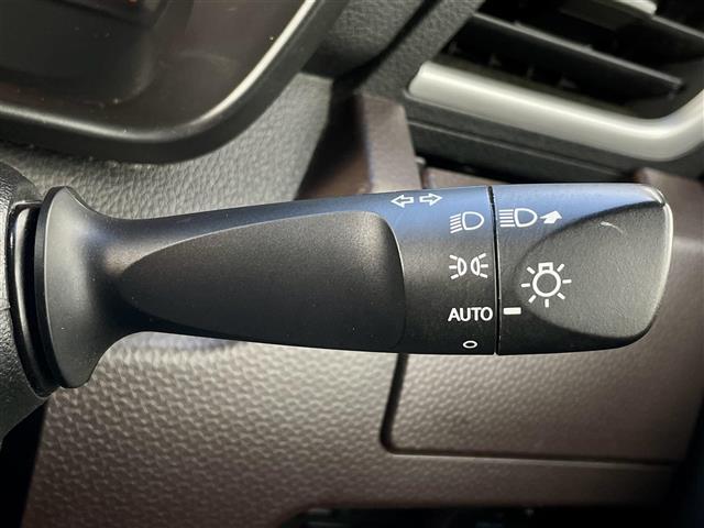 ルーミー Ｇ　ＳＤナビ（ＣＤ／ＤＶＤ／ＢＴ／ＡＭ／ＦＭ）／アルミホイール純正１４インチＡＷ／バックカメラ／コーナーセンサー／両側パワースライドドア／クルーズコントロール／ＥＴＣ／アイドリングストップ／シートヒーター（13枚目）