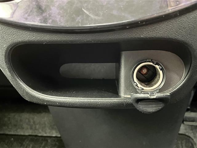 タント カスタムＲＳ　トップエディションＳＡＩＩＩ　純正ＳＤナビ（ＣＤ／ＤＶＤ／ＢＴ／ＡＭ／ＦＭ）／フルセグＴＶ／バックカメラ／シートヒーター／衝突軽減システム／オートライト／オートマチックハイビーム／ＬＥＤヘッドライト／社外１５インチＡＷ（9枚目）