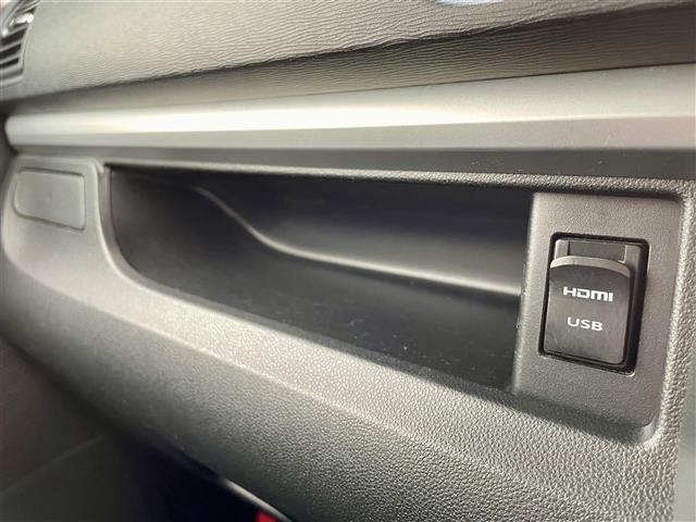 タント カスタムＲＳ　トップエディションＳＡＩＩＩ　純正ＳＤナビ（ＣＤ／ＤＶＤ／ＢＴ／ＡＭ／ＦＭ）／フルセグＴＶ／バックカメラ／シートヒーター／衝突軽減システム／オートライト／オートマチックハイビーム／ＬＥＤヘッドライト／社外１５インチＡＷ（10枚目）