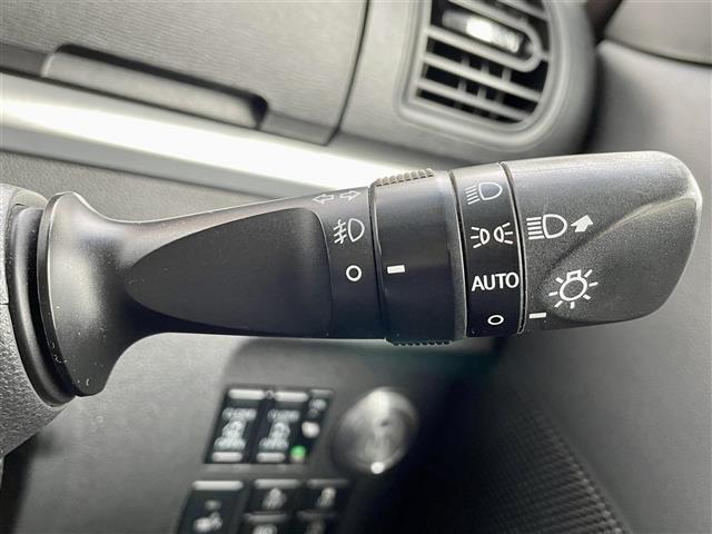 タント カスタムＲＳ　トップエディションＳＡＩＩＩ　純正ＳＤナビ（ＣＤ／ＤＶＤ／ＢＴ／ＡＭ／ＦＭ）／フルセグＴＶ／バックカメラ／シートヒーター／衝突軽減システム／オートライト／オートマチックハイビーム／ＬＥＤヘッドライト／社外１５インチＡＷ（17枚目）