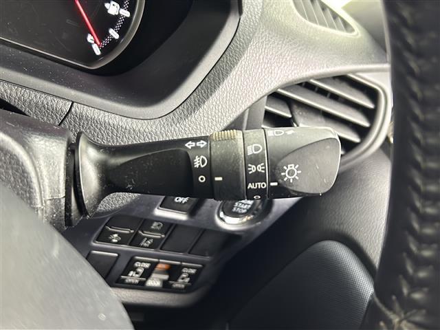 ヴォクシー ZS 煌 ワンオーナー 社外7インチメモリナビ フリップダウンモニター トヨタセーフティセンス バックカメラ 360°ドライブレコーダー 両側パワースライドドア LEDオートライト フォグランプ スマートキー(14枚目)