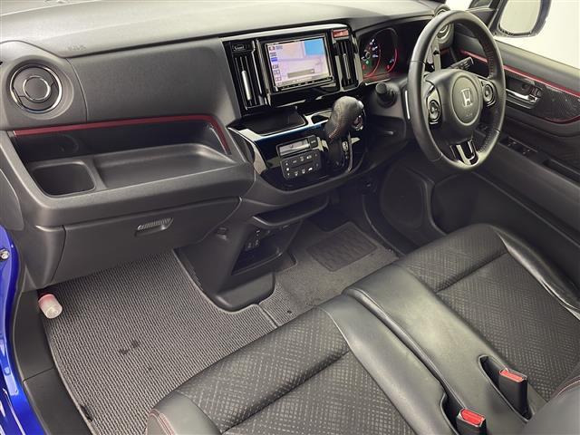 Ｎ－ＷＧＮカスタム Ｇ　ターボＳＳ２トーンカラースタイルパッケージ　衝突軽減ブレーキ　社外ナビ　Ｂｌｕｅｔｏｏｔｈ　　ＤＶＤ　フルセグＴＶ　バックカメラ　ハーフレザーシート　　ＨＩＤヘッドライト　パドルシフト　ステアリングスイッチ　スマートキー　純正１５インチアルミ（17枚目）